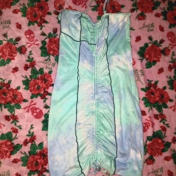 Mini dress with rutched sides NWOT - Picture 4 of 5